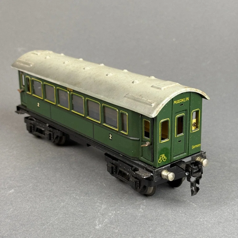 Marklin O-gauge #17510 Tinplate Passenger Car Green, vintage